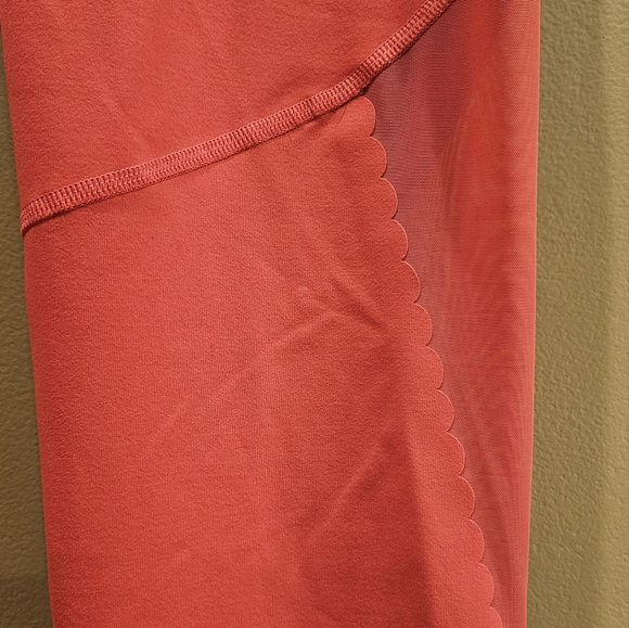 Victoria’s Secret Victoria Sport Capri Leggings - Picture 2 of 16